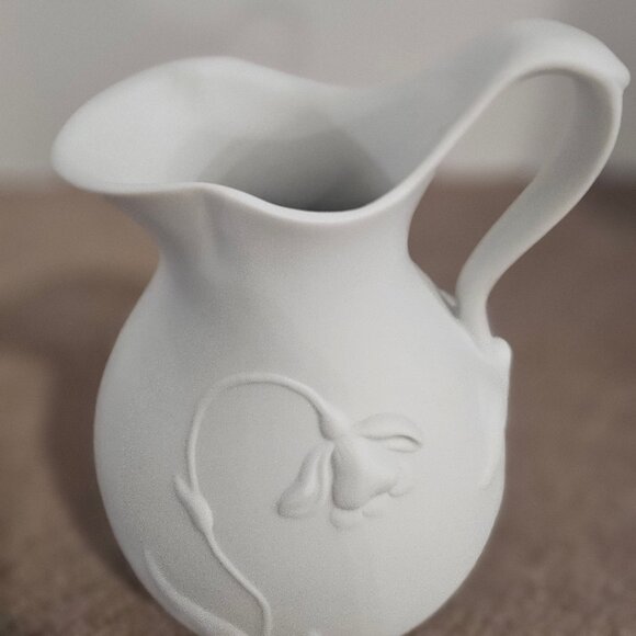 1993 Metropolitan Museum of Art MMA Jonquil White Bisque Parian Pitcher - Picture 10 of 13
